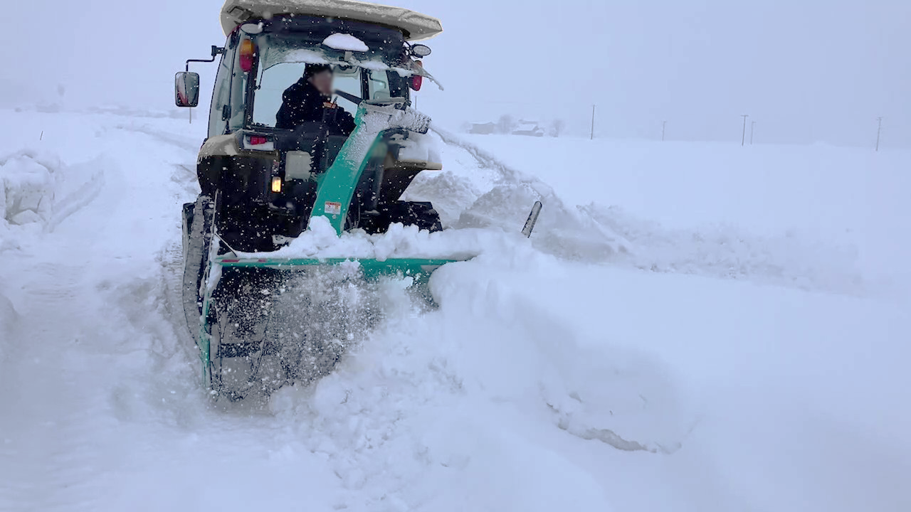 【除雪機特集】タカキタ ドカ雪も強力投雪 センタードライブを拡充